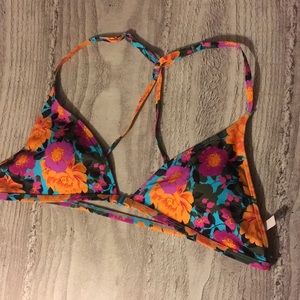 Floral triangle bikini top NWOT